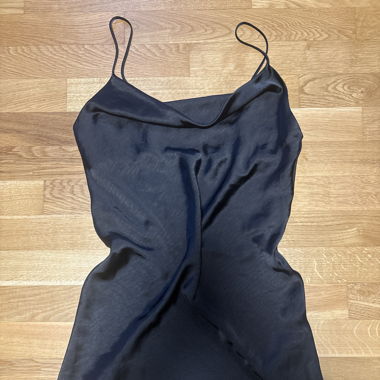 Gina Tricot Satin Kleid