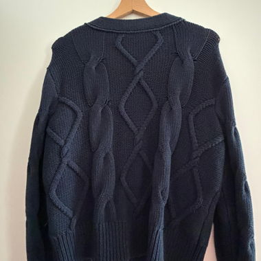 Dunkle Strick-Cardigan