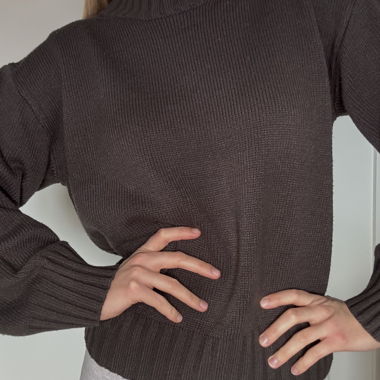 Brauner Strickpullover
