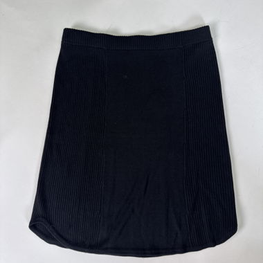 Black ribbed knit skirt