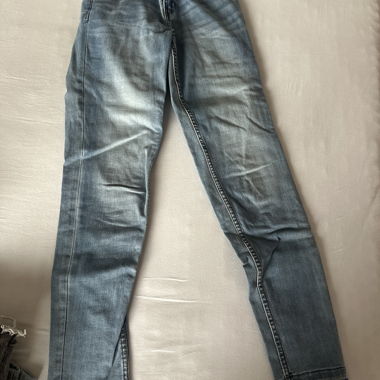 Blaue Jeanshose
