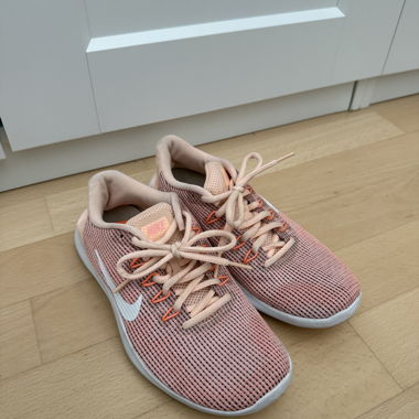 Nike Damen Laufschuhe orange