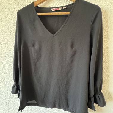 Blusa in chiffon nera taglia S
