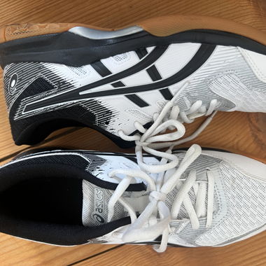 asics gel rocket shoes