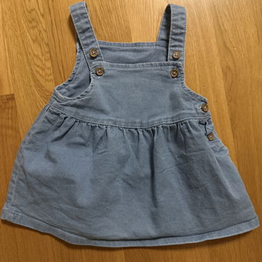 Baby-Jeans-Latzkleid