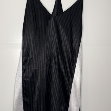 Top/vestito smanicato bianco e nero