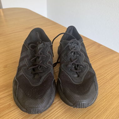Adidas Ozweego Triple Black – Taille 43 ⅓