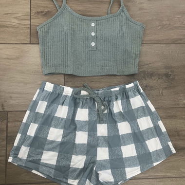 TOP AND SHORTS UNWORN SIZE M