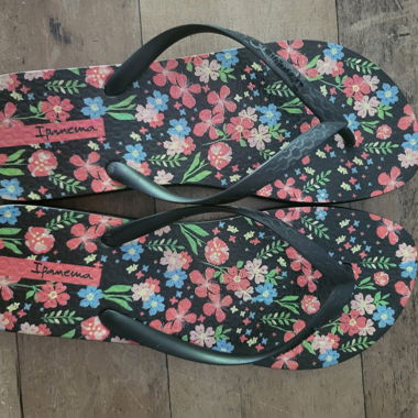 Ipanema Floral Flip-Flops