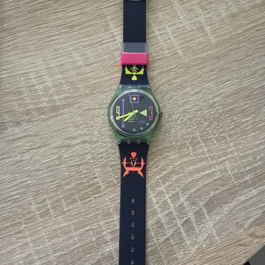 Montre Swatch colorée