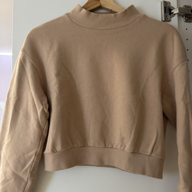 Light Brown Cropped Sweater by Bershka Size S