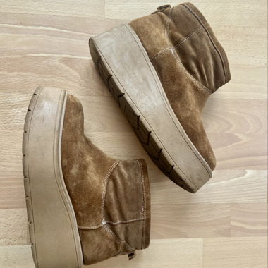 Bottines en daim marron taille 40