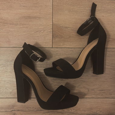 ANNA FIELD Black High Heels