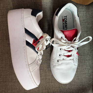 Tommy Hilfiger