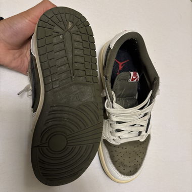 Travis Scott Sneaker