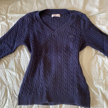Dunkelblauer Hollister Zopfpullover