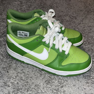 Baskets basses Nike vertes