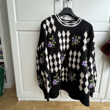 Sweater with Flowers