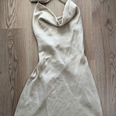 Abito Zara con scollo a collo alto