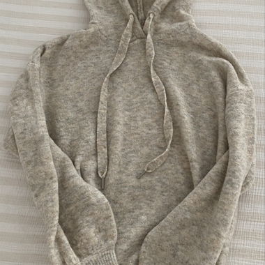 Sweat à capuche gris