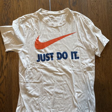 T-shirt Nike