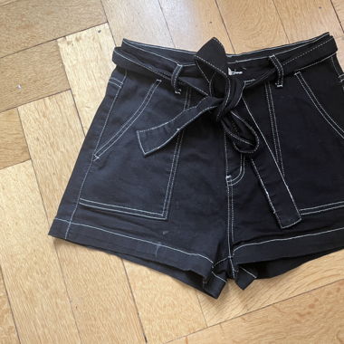 Short noir 