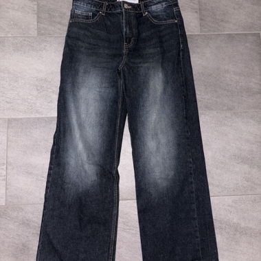 BERSHKA BAGGY JEANS