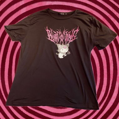 black kuromi graphic t-shirt