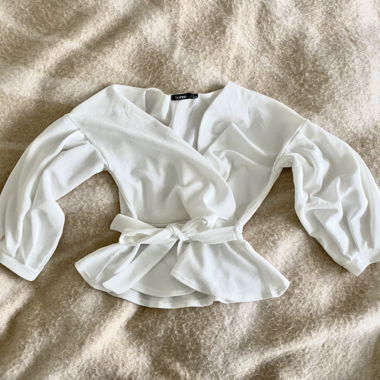 Blusa Bianca con Maniche a Palloncino