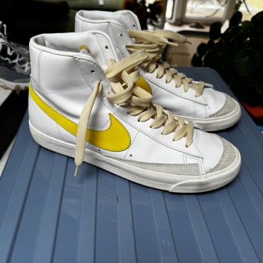 Nike blazer giallo