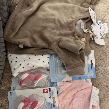 Brandneue Babysachen