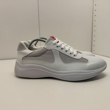 Weisse Sneaker