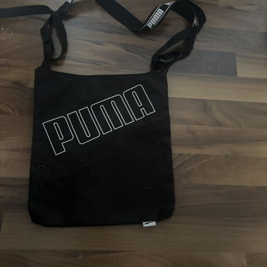Puma Umhaengetasche Schwarz