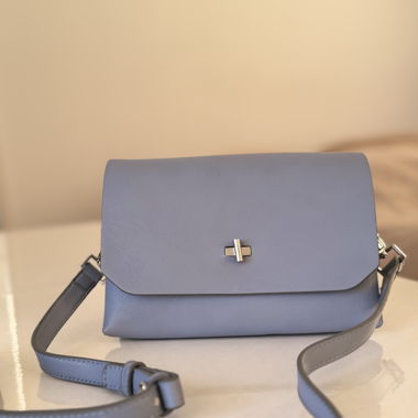 Umhängetasche von Topshop in Blau 