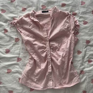 pink shirt 