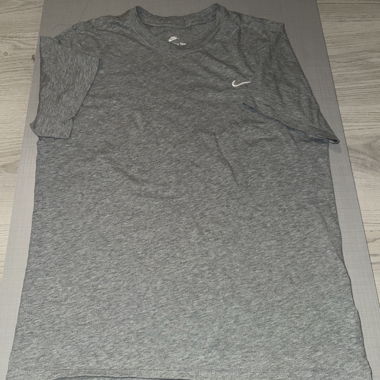 basic tshirt