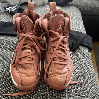 JORDAN JUMPMAN TWO TREY