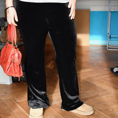 schwarze Samthose