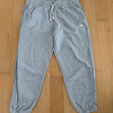Graue New Balance-Sweatpants