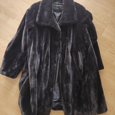 Cappotto in ecopelliccia nero MARCONA