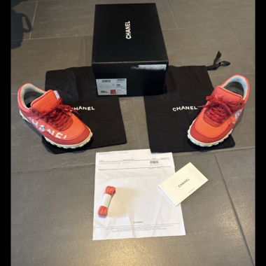 Sneakers Chanel rosse