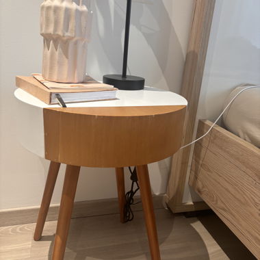 Table de nuit en bois 
