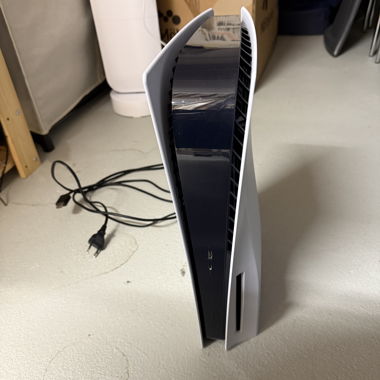 PlayStation 5 mit Controller & 4 Spielen