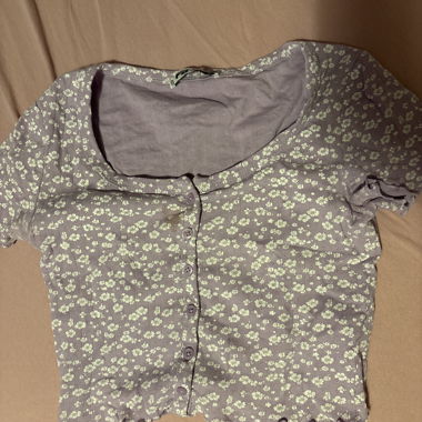T-shirt fleuri violet