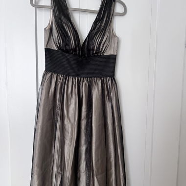 Abendkleid in Schwarz und Silber