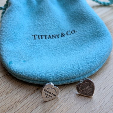 Orecchini a bottone Tiffany & Co. a forma di cuore in argento