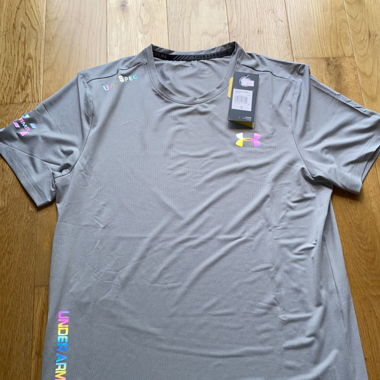 Tshirt under armour réfléchissant gris
