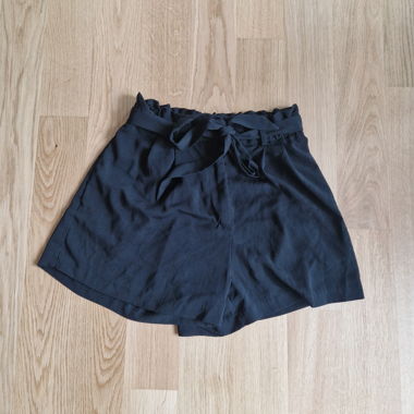 Black shorts with drawstring