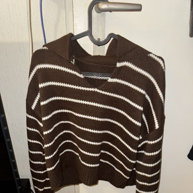 Un pull et un T-shirt