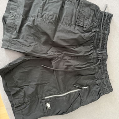 Short cargo noir Nike taille M